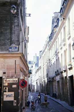 rue de blancs manteaux nel marais